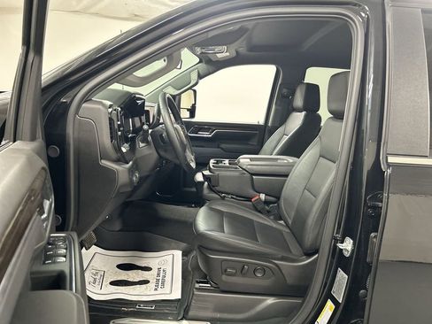 Certified 2025 Chevrolet Silverado 2500 LT w/ Z71 Chrome Sport Edition image 9