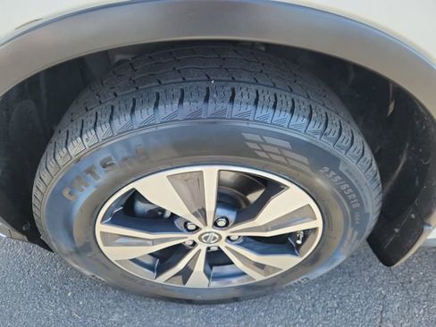 Used 2019 Nissan Murano S image 16