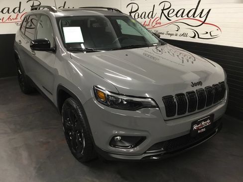 Used 2023 Jeep Cherokee Altitude Lux w/ Lux Elite Package AWD/4WD image 2