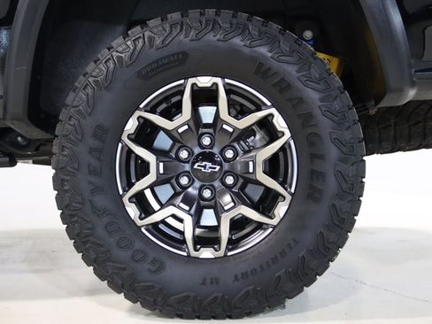 Used 2026 Chevrolet Colorado ZR2 w/ Technology Package AWD/4WD image 78
