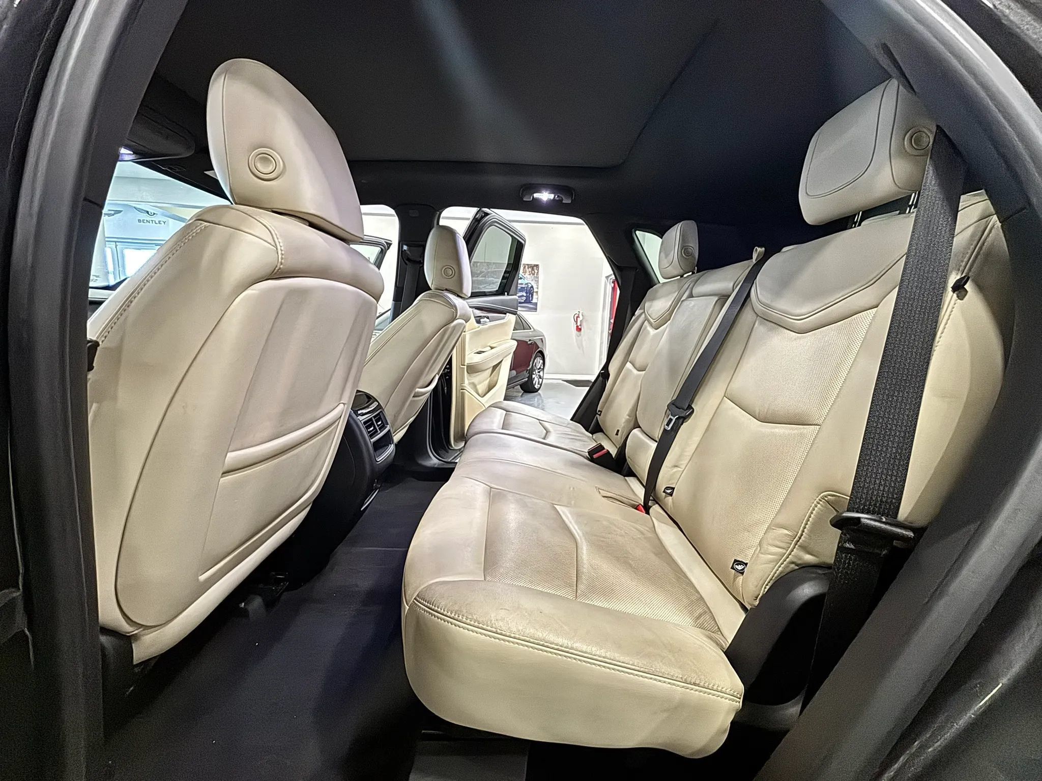 Used 2018 Cadillac XT5 Premium Luxury FWD image 16