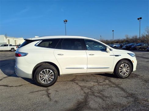 Used 2024 Buick Enclave Premium image 14