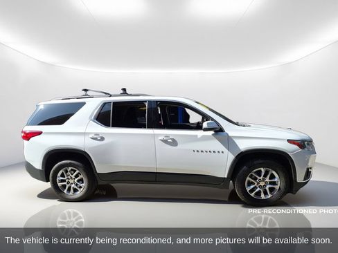 Used 2021 Chevrolet Traverse LT FWD image 4
