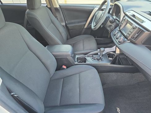 Used 2016 Toyota RAV4 LE FWD image 10