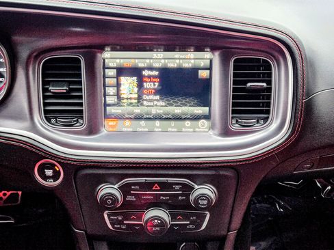 Used 2020 Dodge Charger Scat Pack image 17