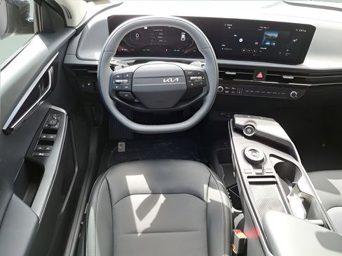 New 2025 Kia EV6 Light image 16