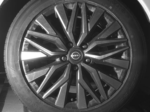 Used 2025 Nissan Altima 2.5 SV image 15