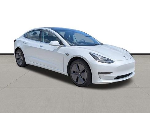 Used 2020 Tesla Model 3 Standard Range image 3