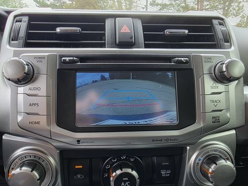 Used 2016 Toyota 4Runner SR5 AWD/4WD image 25