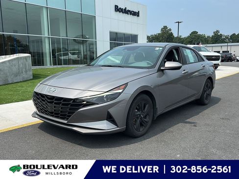 Used 2023 Hyundai Elantra SEL FWD image 1