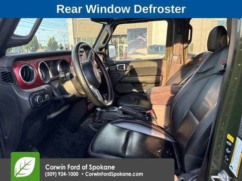 Used 2023 Jeep Gladiator Rubicon w/ Cold Weather Group AWD/4WD image 2