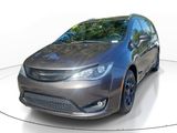 Used 2020 Chrysler Pacifica Touring-L w/ S Appearance Package image 3