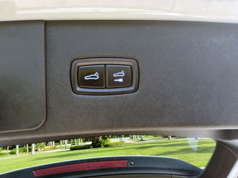 Used 2019 Porsche Cayenne image 47