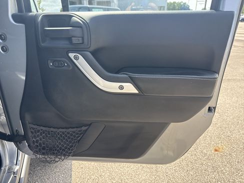 Used 2013 Jeep Wrangler Unlimited Sport AWD/4WD image 14