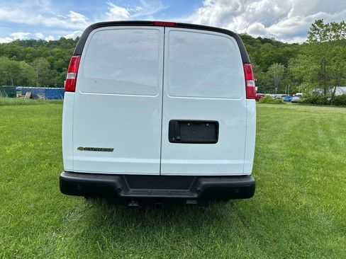 New 2025 Chevrolet Express 3500 w/ Driver Convenience Package image 28