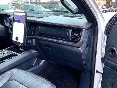 Used 2022 Ford Expedition Max Limited image 15