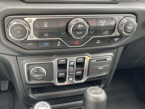 Certified 2023 Jeep Wrangler Unlimited w/ Sun & Screen Package image 37