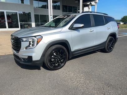 Used 2022 GMC Terrain SLE w/ Driver Convenience Package