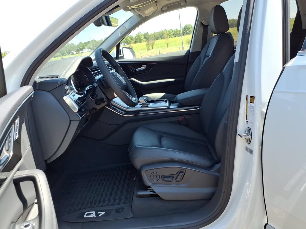 Used 2023 Audi Q7 3.0T Prestige AWD/4WD image 18