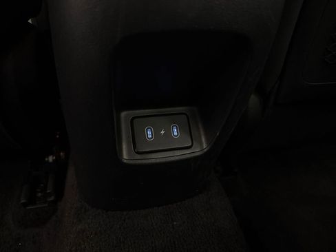 Used 2025 Hyundai Elantra Limited FWD image 29