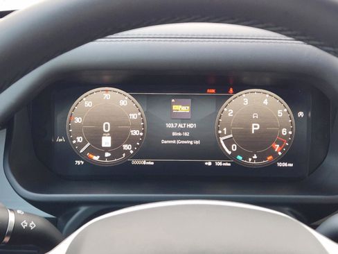 New 2025 Land Rover Defender 110 X-Dynamic SE AWD/4WD image 12