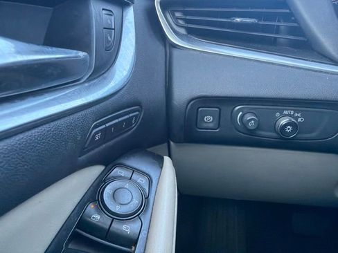 Used 2021 Buick Enclave Premium w/ Sun and Sites Package FWD image 3