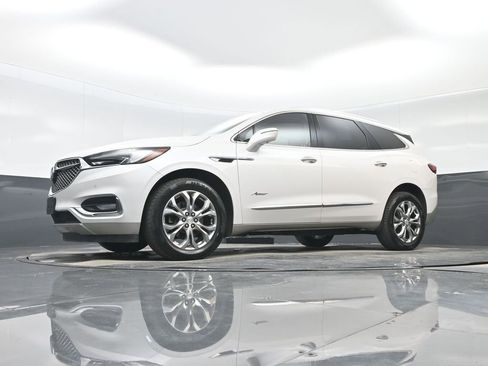 Used 2019 Buick Enclave Avenir w/ Avenir Technology Package AWD/4WD image 26