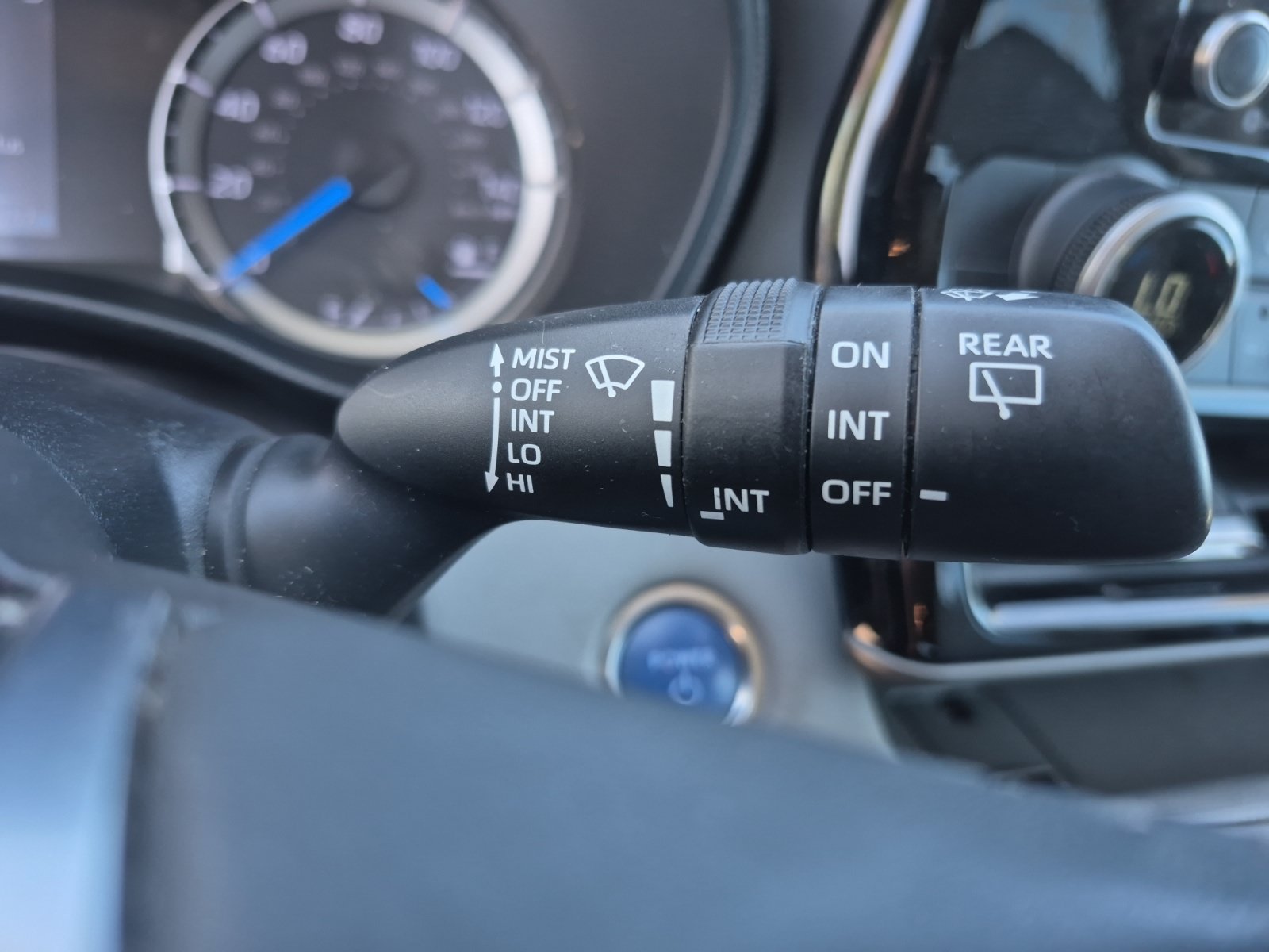 Used 2021 Toyota Highlander LE AWD/4WD image 34