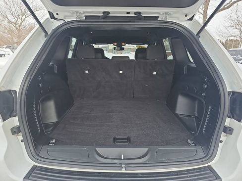 Used 2022 Jeep Grand Cherokee Laredo E image 12