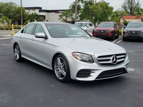 Used 2019 Mercedes-Benz E 300 image 3