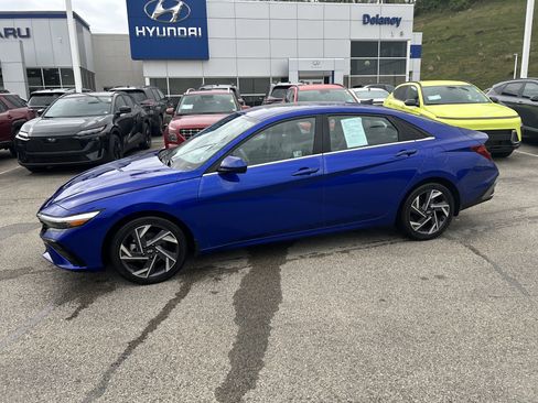 Used 2025 Hyundai Elantra SEL FWD image 20