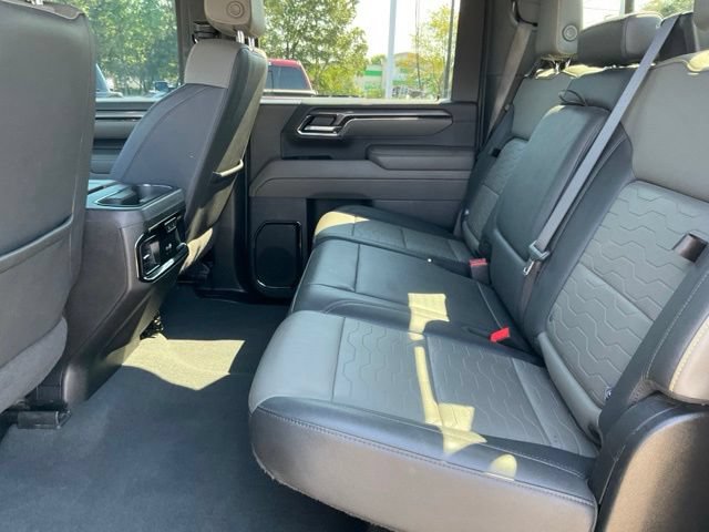Used 2024 Chevrolet Silverado 2500 ZR2 w/ Technology Package AWD/4WD image 16