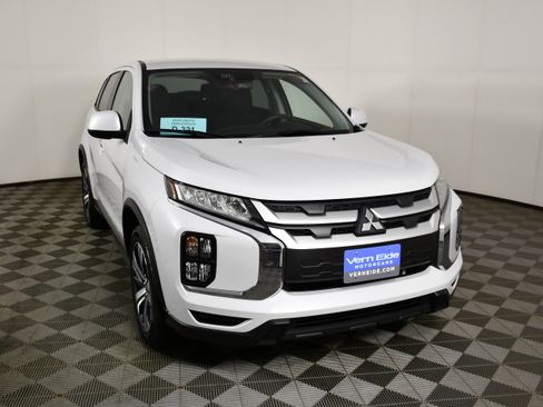 Used 2025 Mitsubishi Outlander Sport ES AWD/4WD image 3