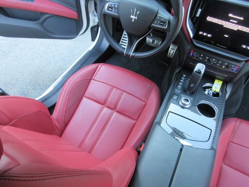 Used 2023 Maserati Ghibli Modena Q4 image 19