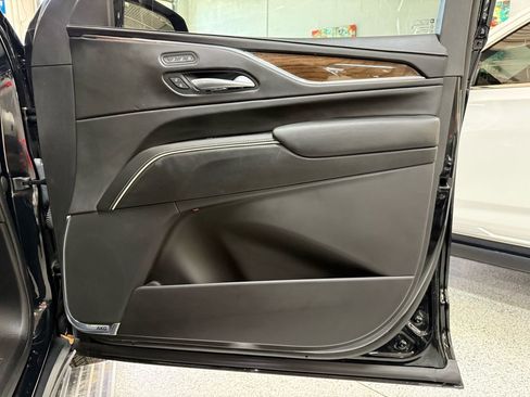 Used 2023 Cadillac Escalade ESV Sport Platinum image 20