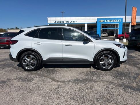 Used 2025 Ford Escape ST-Line image 2