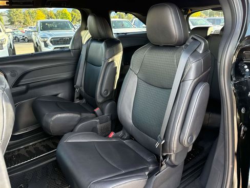 New 2026 Toyota Sienna XLE Woodland Edition AWD/4WD image 10