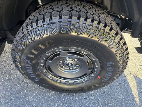 New 2025 Ford Bronco Outer Banks w/ Sasquatch Package image 11