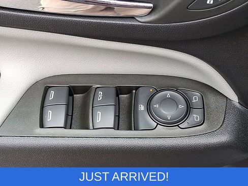 Used 2023 Chevrolet Equinox LS AWD/4WD image 13