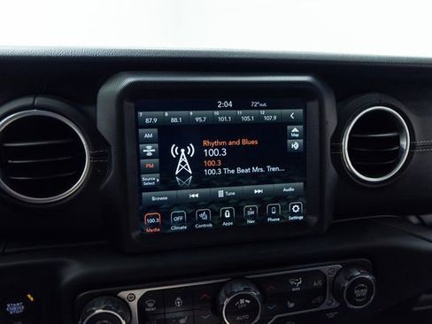 Used 2020 Jeep Wrangler Unlimited Sahara w/ Uconnect 4C Nav & Sound Group image 15