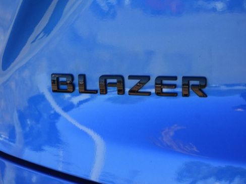 New 2026 Chevrolet Blazer LT w/ LPO, Black Sport Package FWD image 7