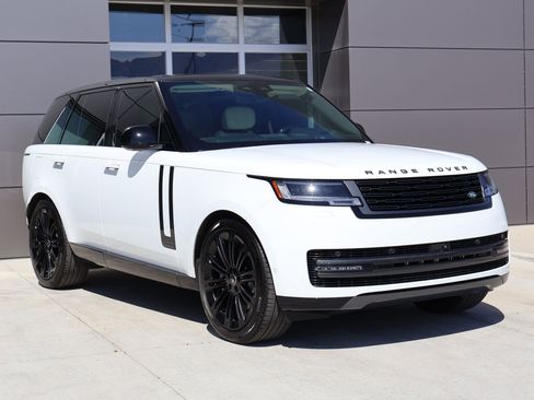 Certified 2025 Land Rover Range Rover Autobiography AWD/4WD image 3