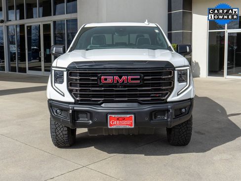 Used 2023 GMC Sierra 1500 AT4X image 2