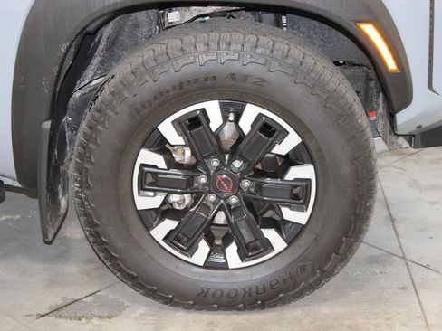 Used 2024 Nissan Frontier PRO-4X w/ Pro Convenience Package image 12