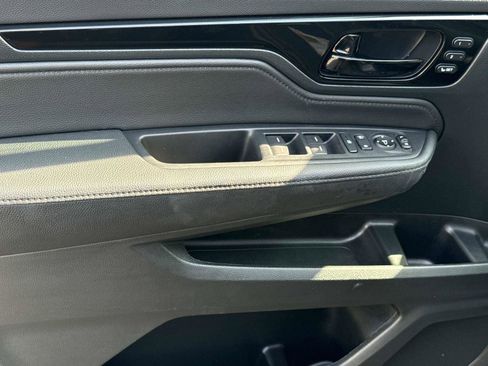 Certified 2023 Honda Odyssey Touring image 18