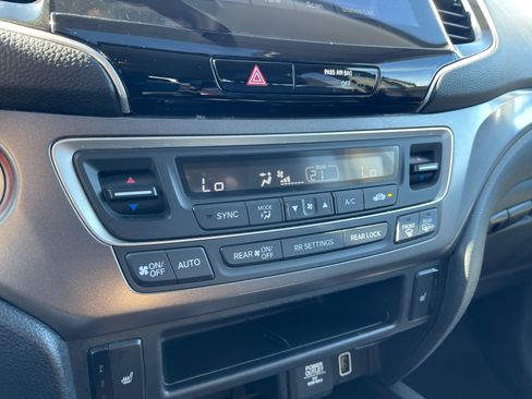 Used 2022 Honda Pilot Black Edition image 32