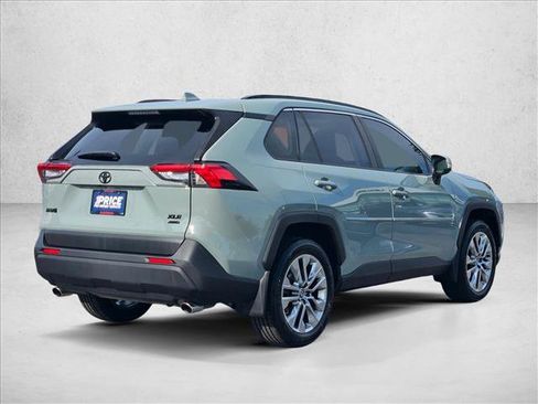 Used 2020 Toyota RAV4 XLE Premium AWD/4WD image 5