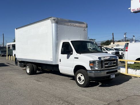 Used 2019 Ford E-450 and Econoline 450 Super Duty w/ Power Windows & Locks Group image 1