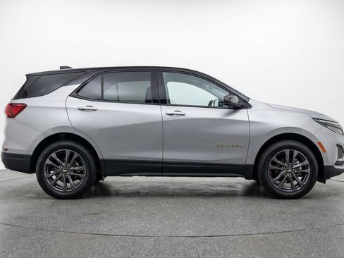 Used 2025 Chevrolet Equinox LT FWD image 11