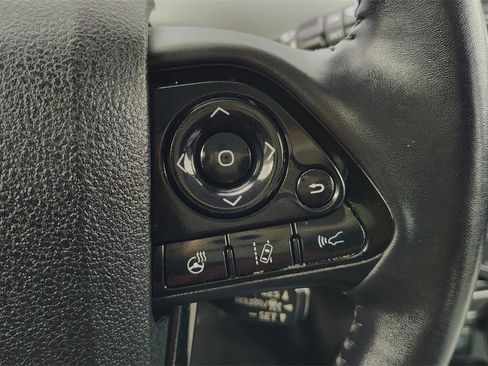 Used 2020 Toyota Prius XLE image 13